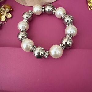 Elegant Silver and Pearl Bracelet
